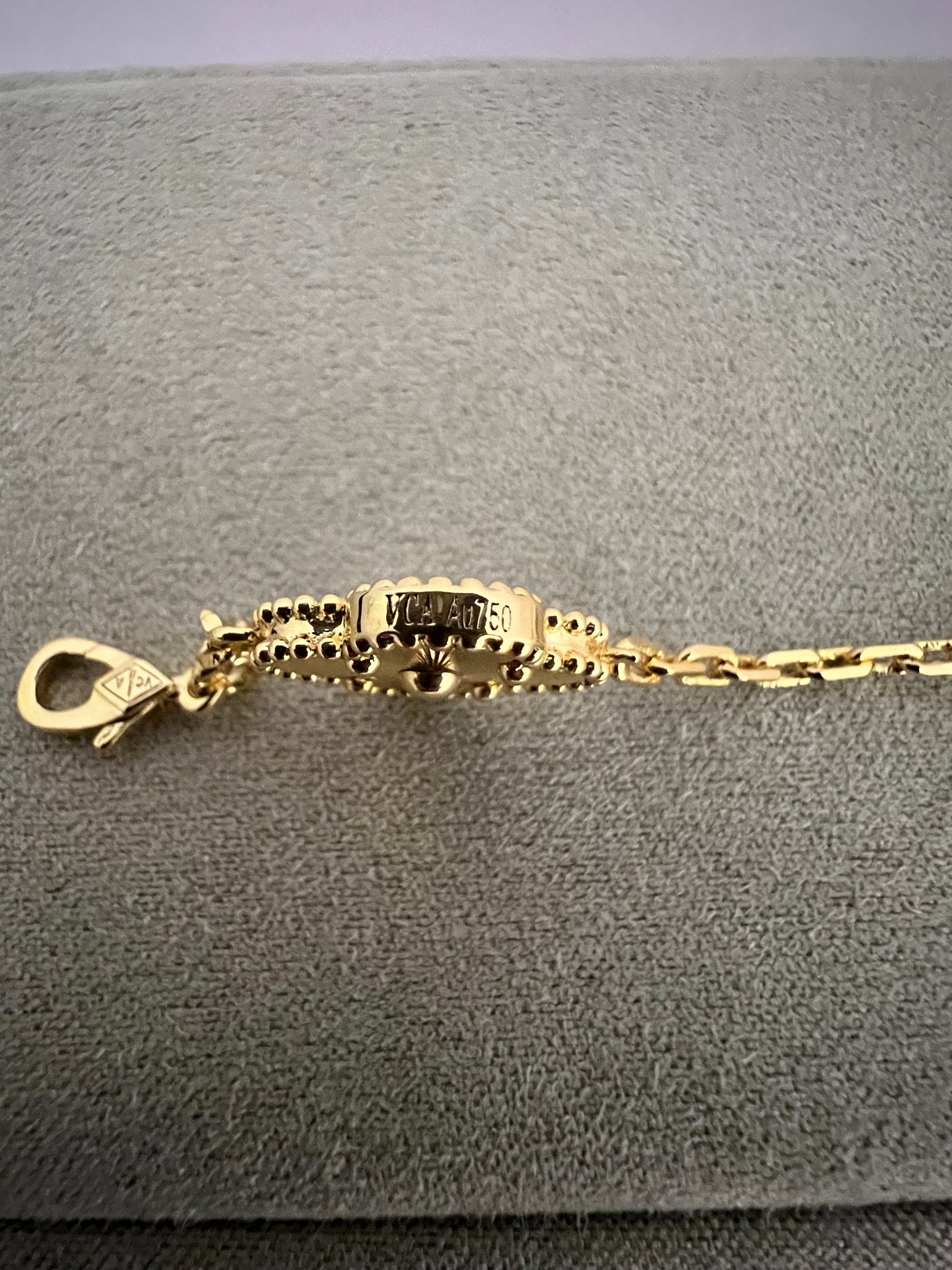 Guilloche | Yellow Gold