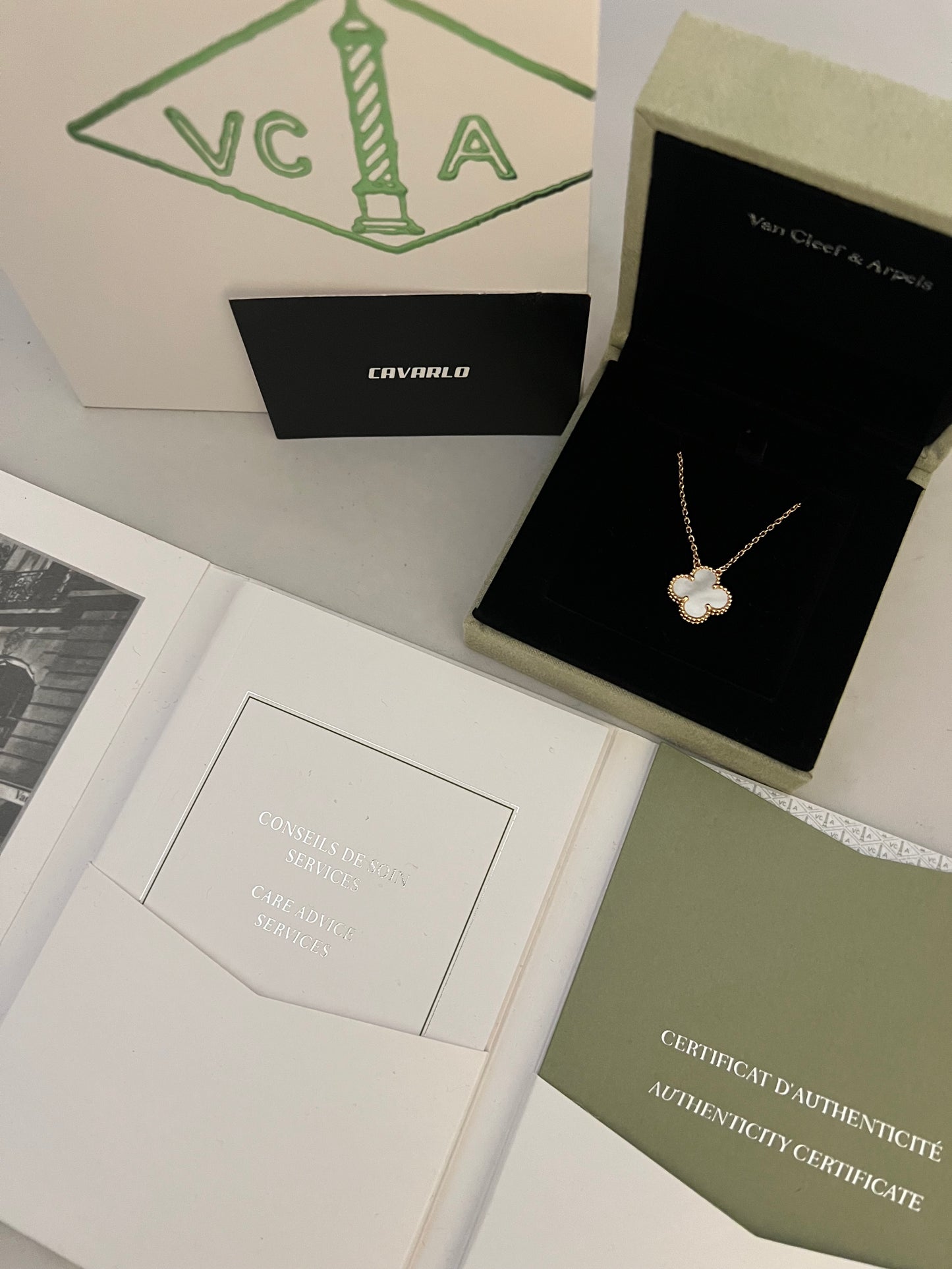 Alhambra Necklace fullset box + papers