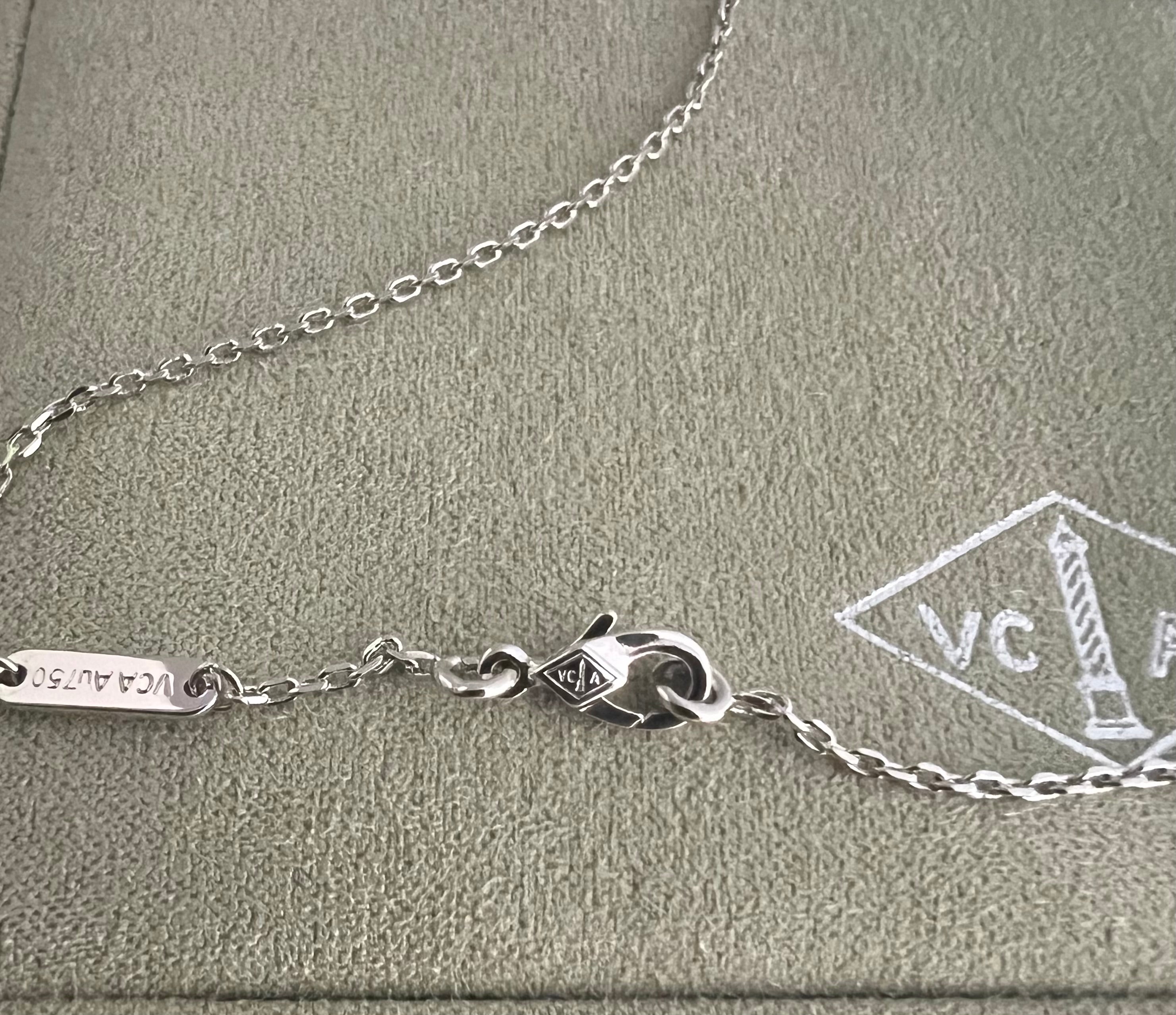 Chalcedony Necklace | White Gold