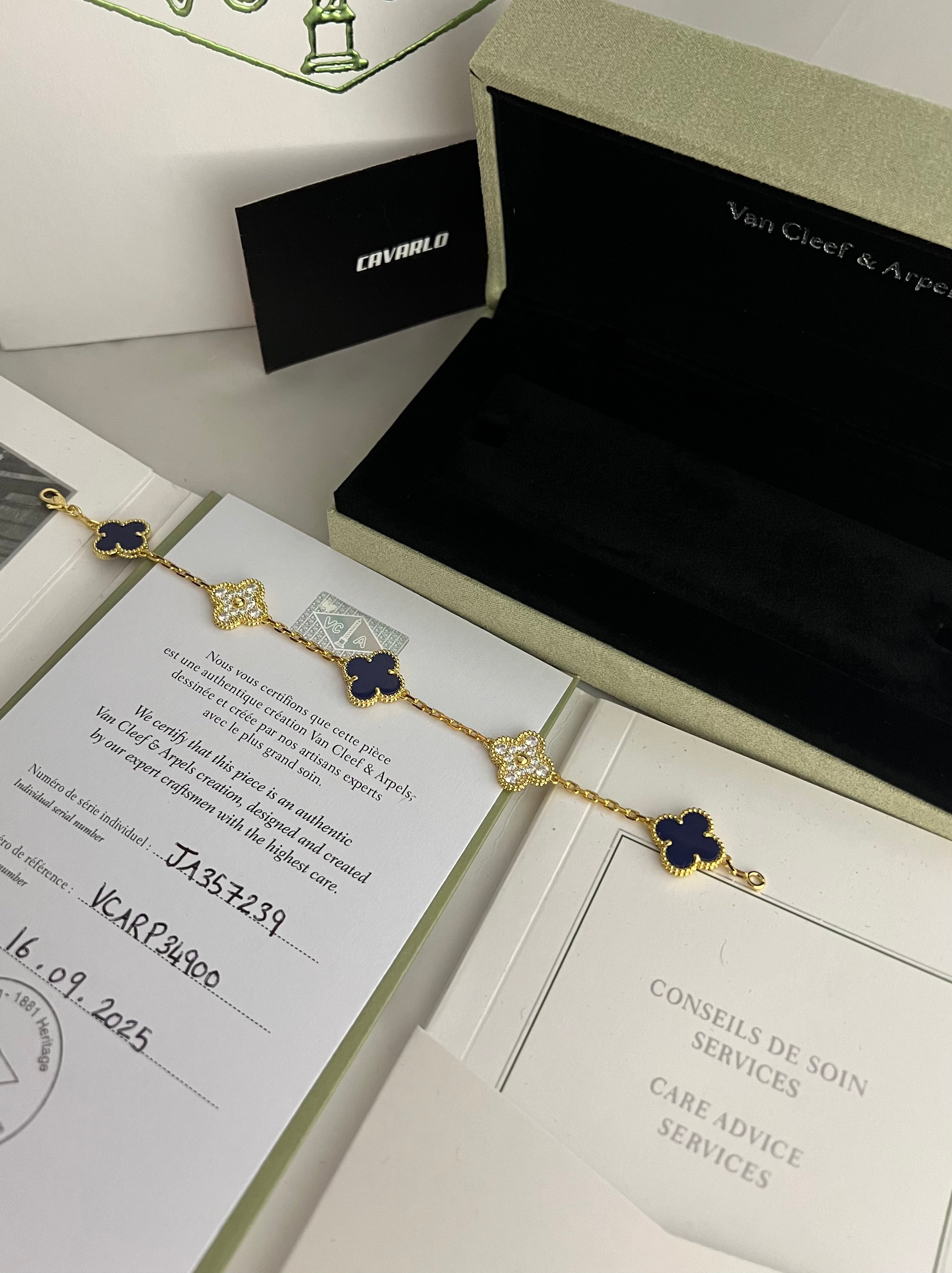 Diamond Agate Blue | Yellow Gold