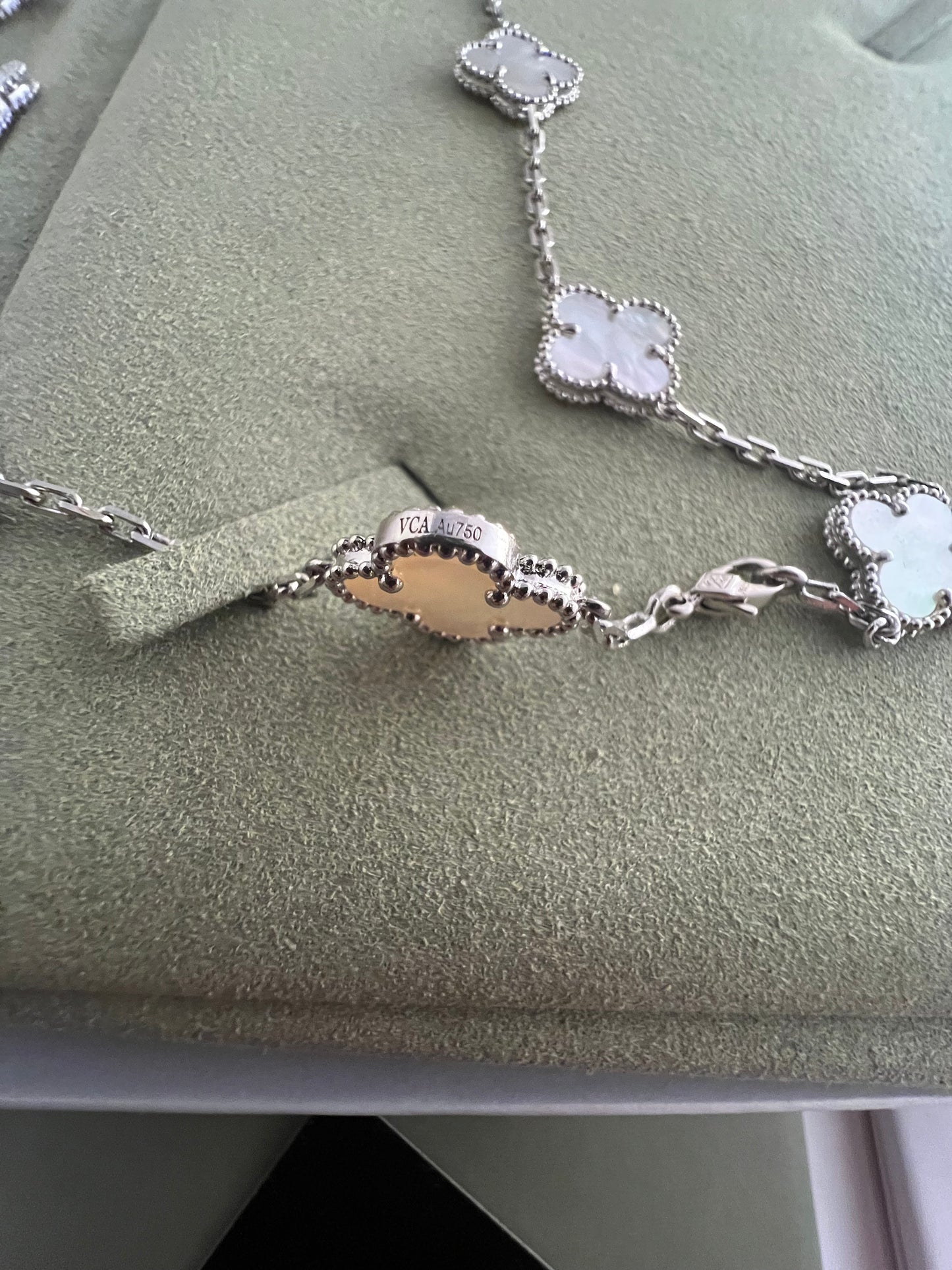 Mother of Pearl 10 motif necklace (white gold) - Fullset with all box & paperwork