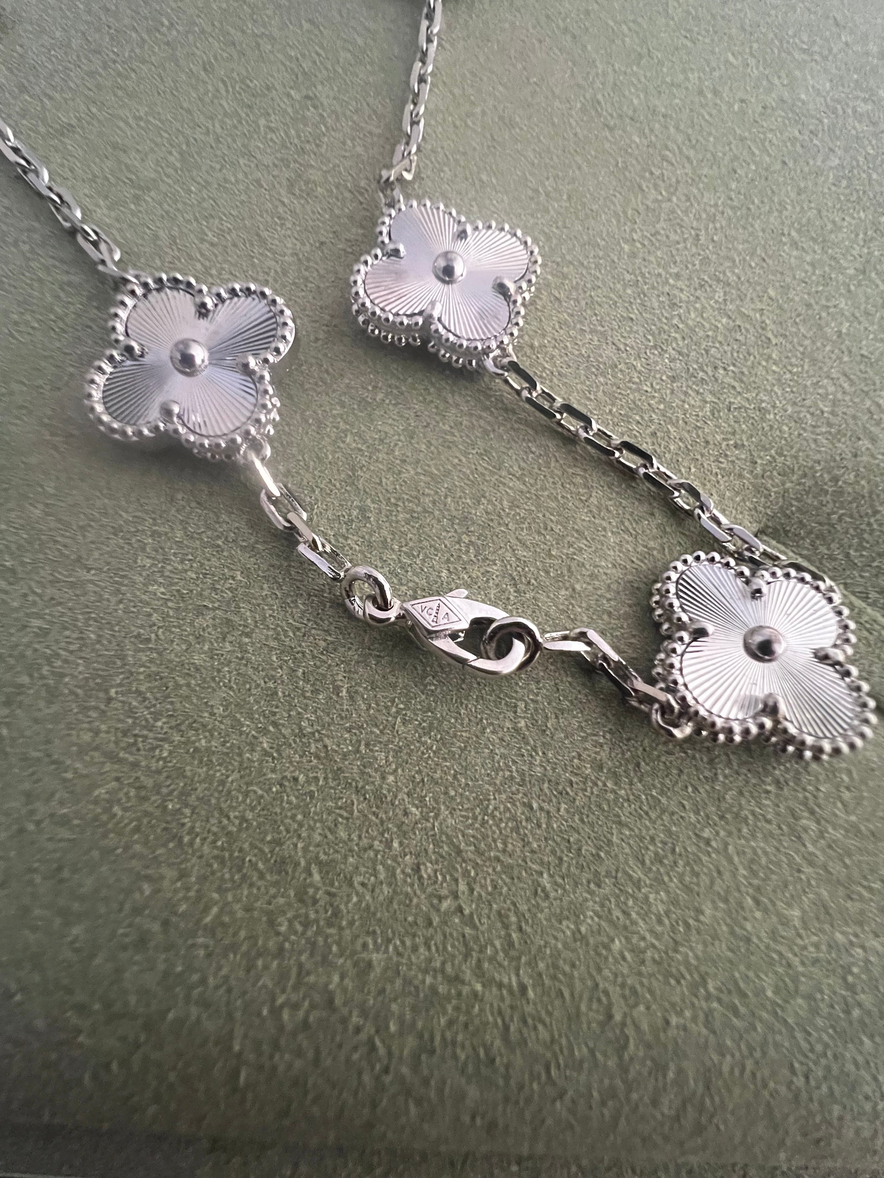 Guilloche 10 motif | White Gold