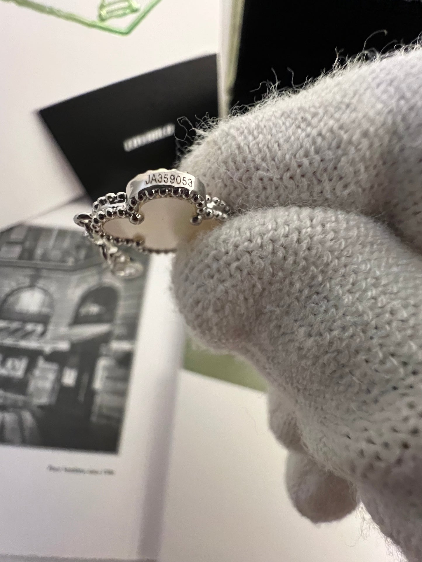 Mother of Pearl | White Gold | Fullset with all box & paperwork