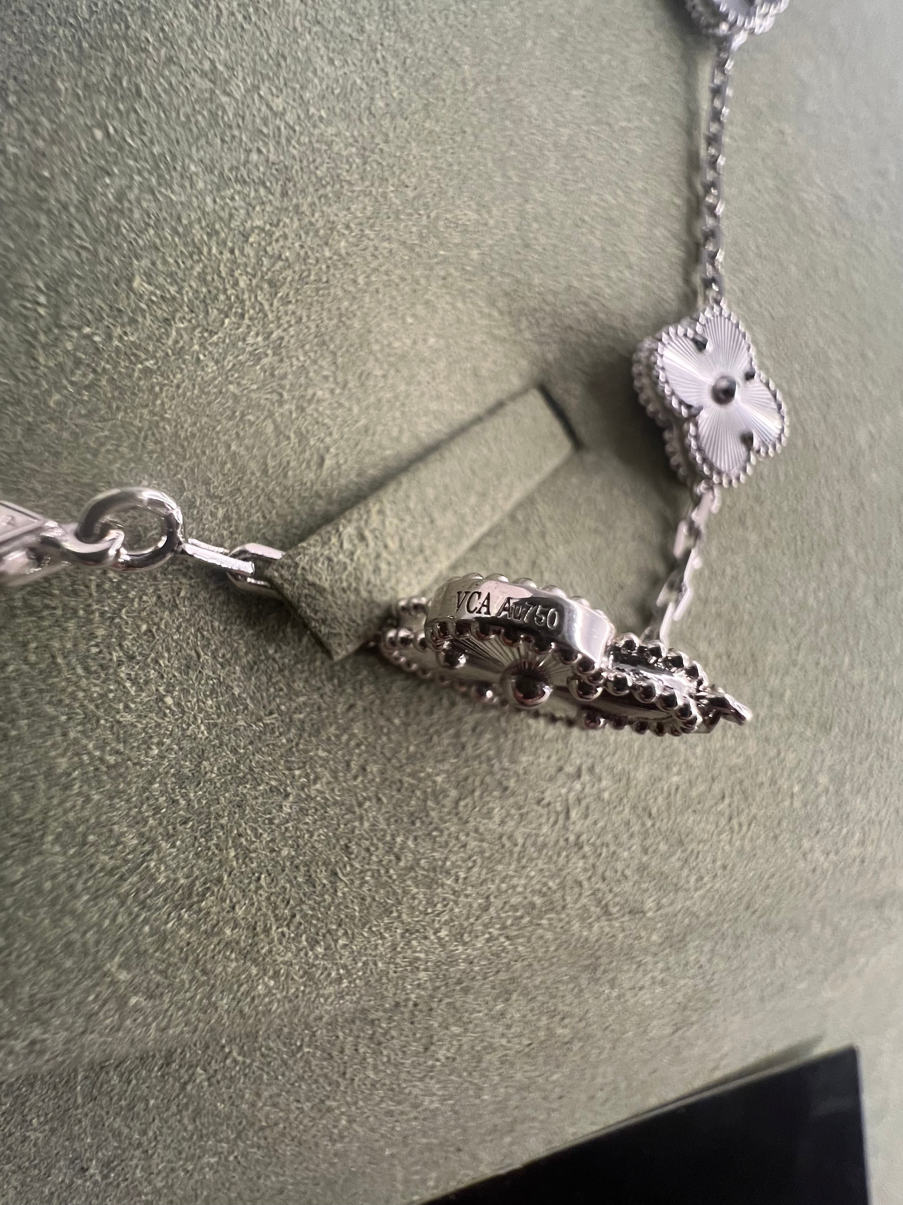 Guilloche 10 motif | White Gold