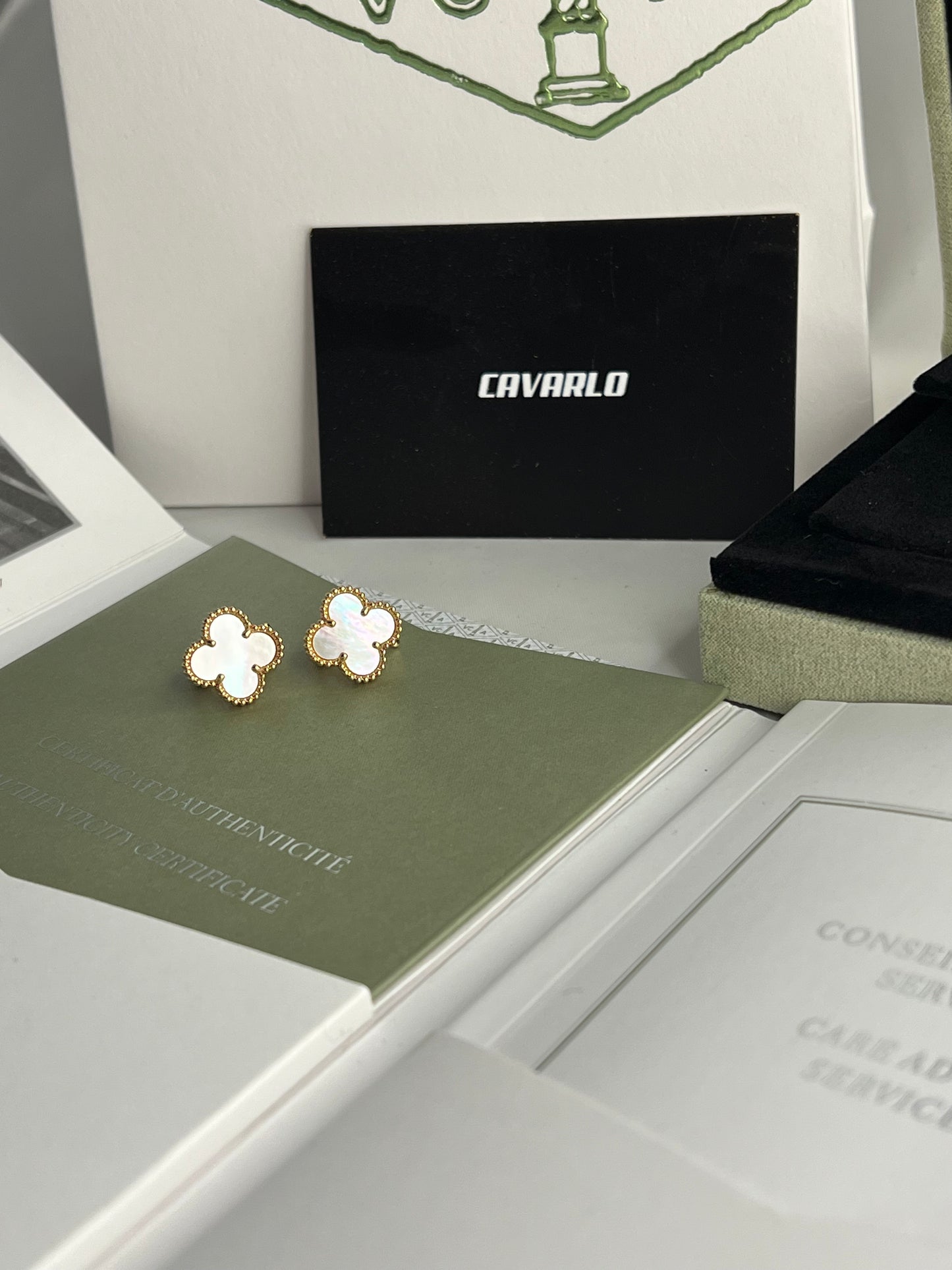 Mother of pearl Earrings (rose gold) - Fullset with all box & paperwork