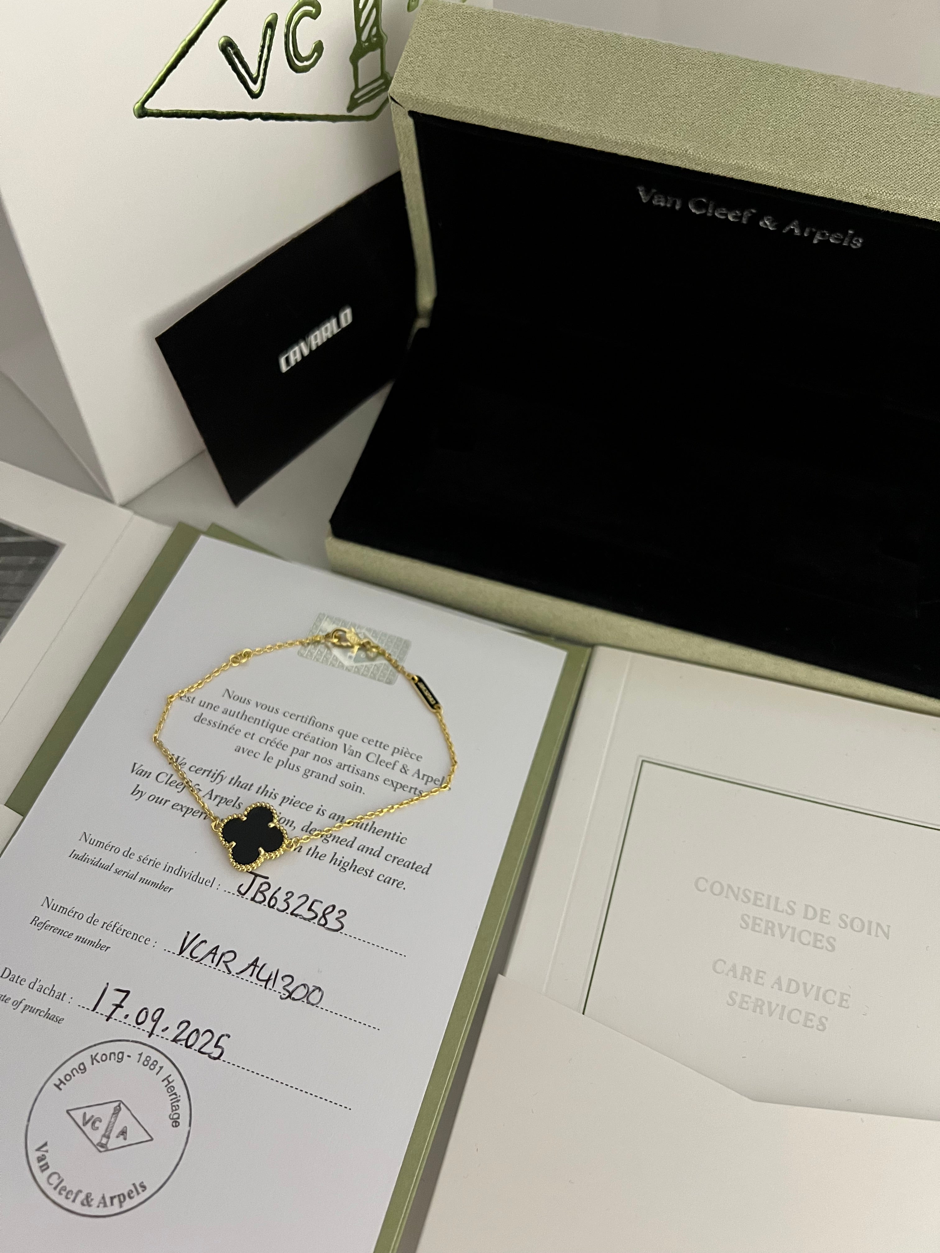 Onyx 1 Motif | Yellow Gold