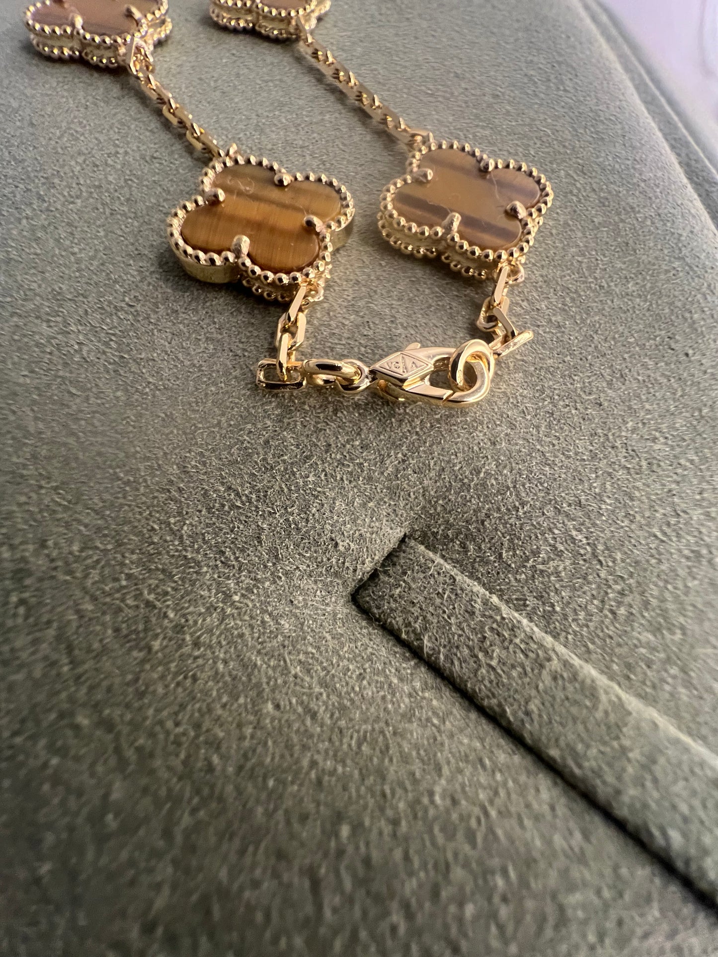 Tiger eye 10 motif necklace - fullset with all box & paperwork