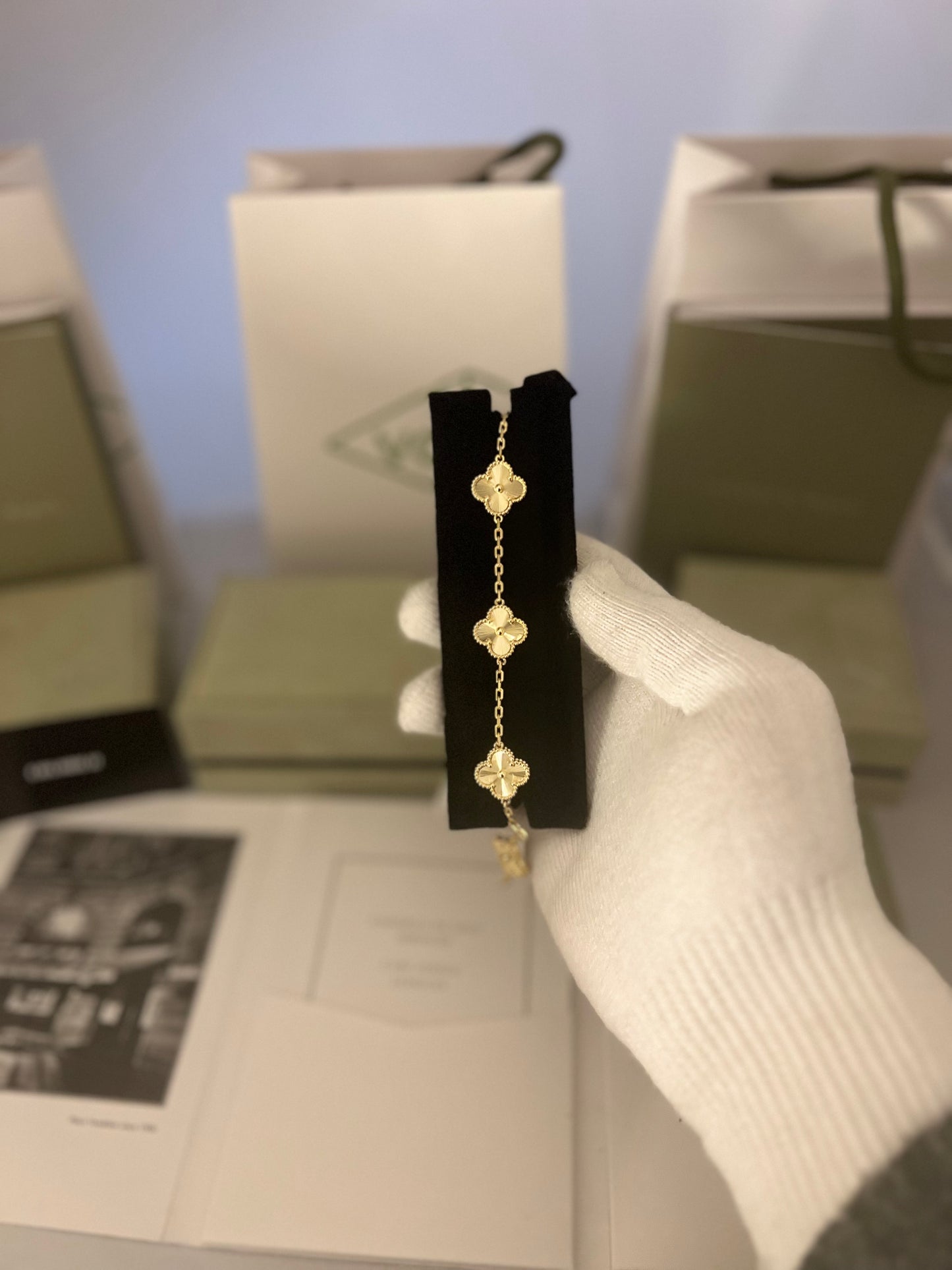 Guilloche Yellow Gold 5 motif bracelet - fullset with all box and paperwork