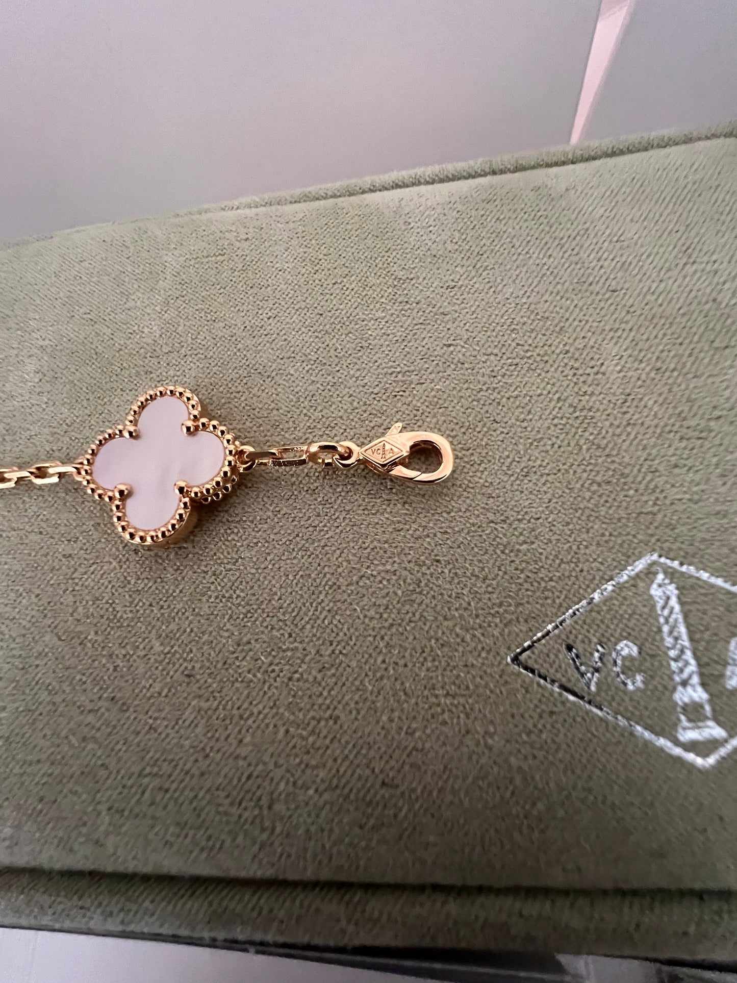 Mother of pearl 5 motif bracelet - fullset with all box & paperwork (Rose Gold)
