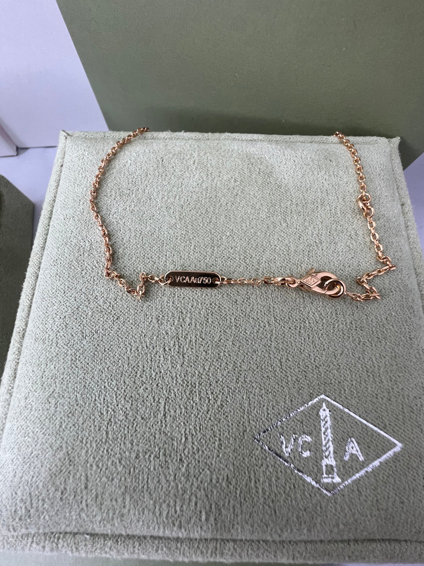Mother Of Pearl Necklace - Fullset with all box & paperwork