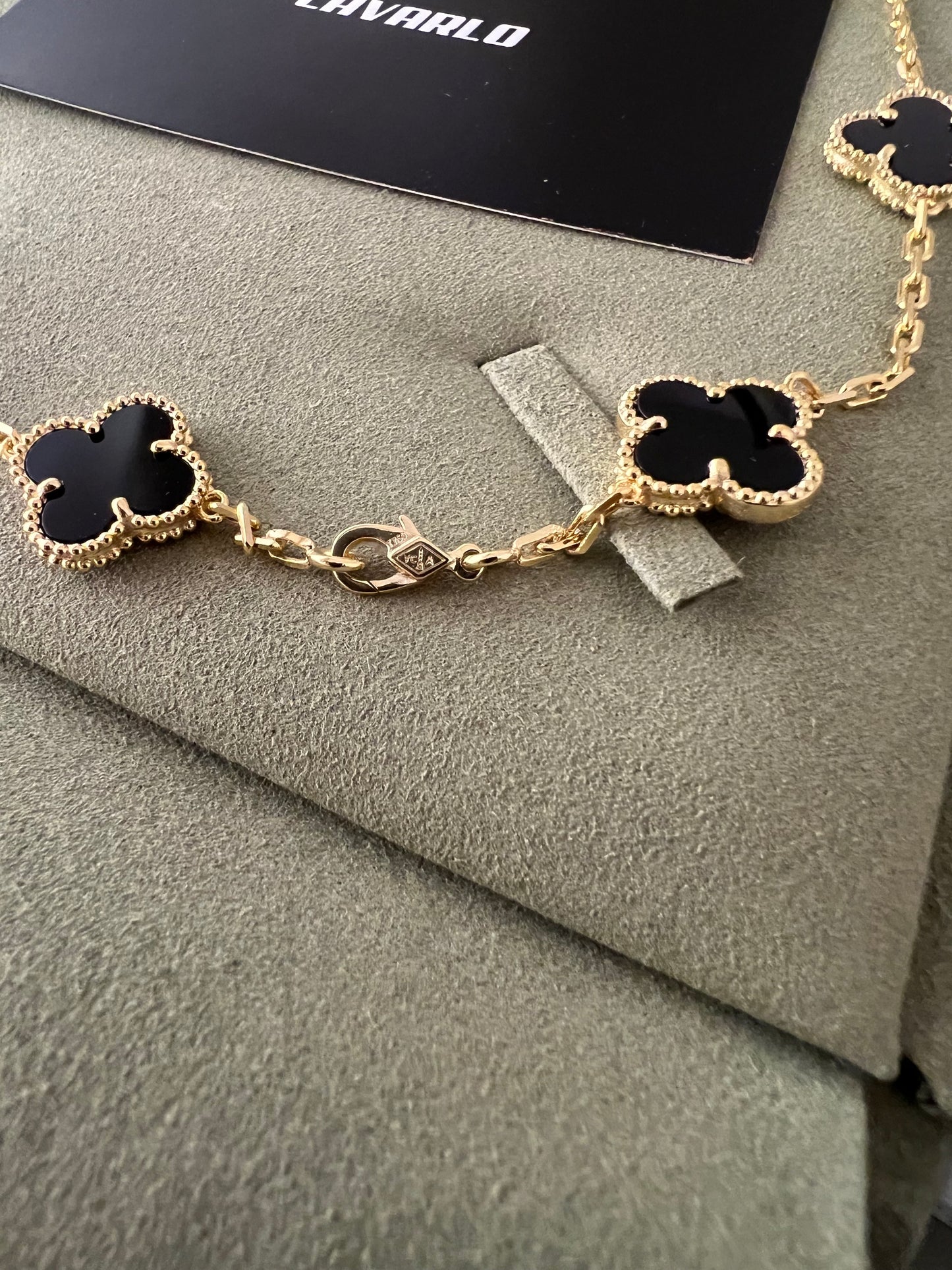 Onyx 10 motif necklace - Fullset with all box & paperwork