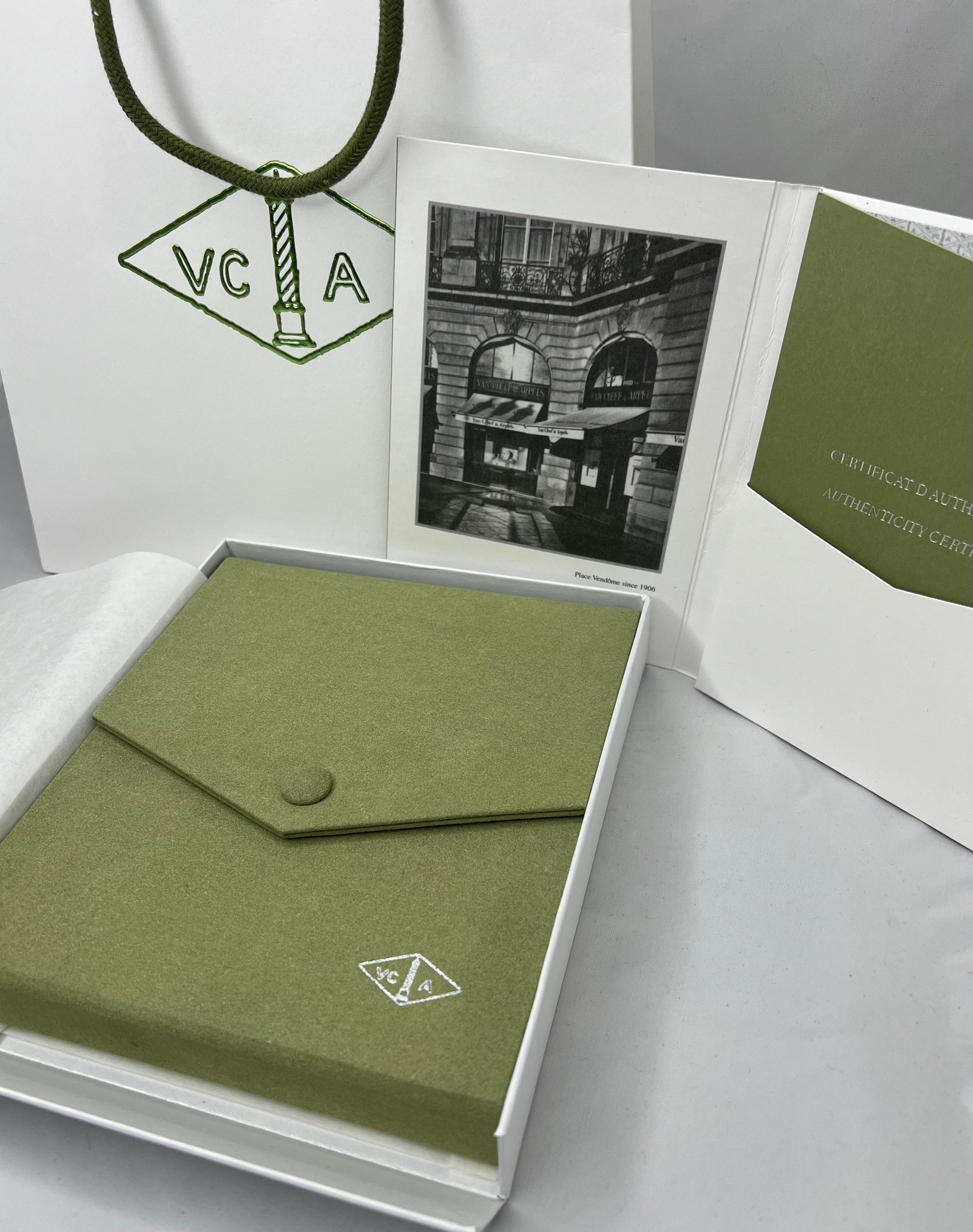 Agate Blue 10 Motif | Yellow Gold