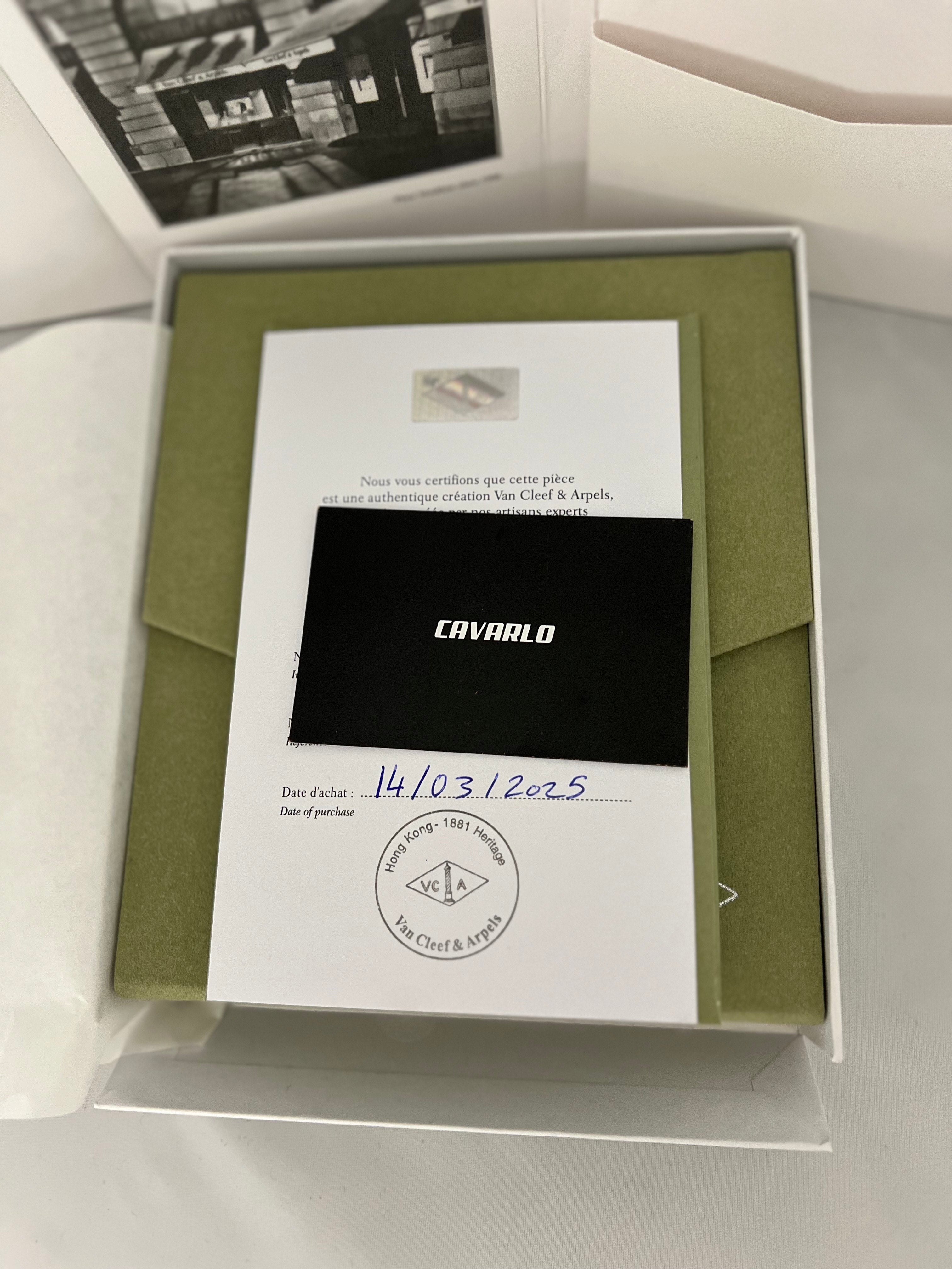 Onyx 10 Motif | Yellow Gold