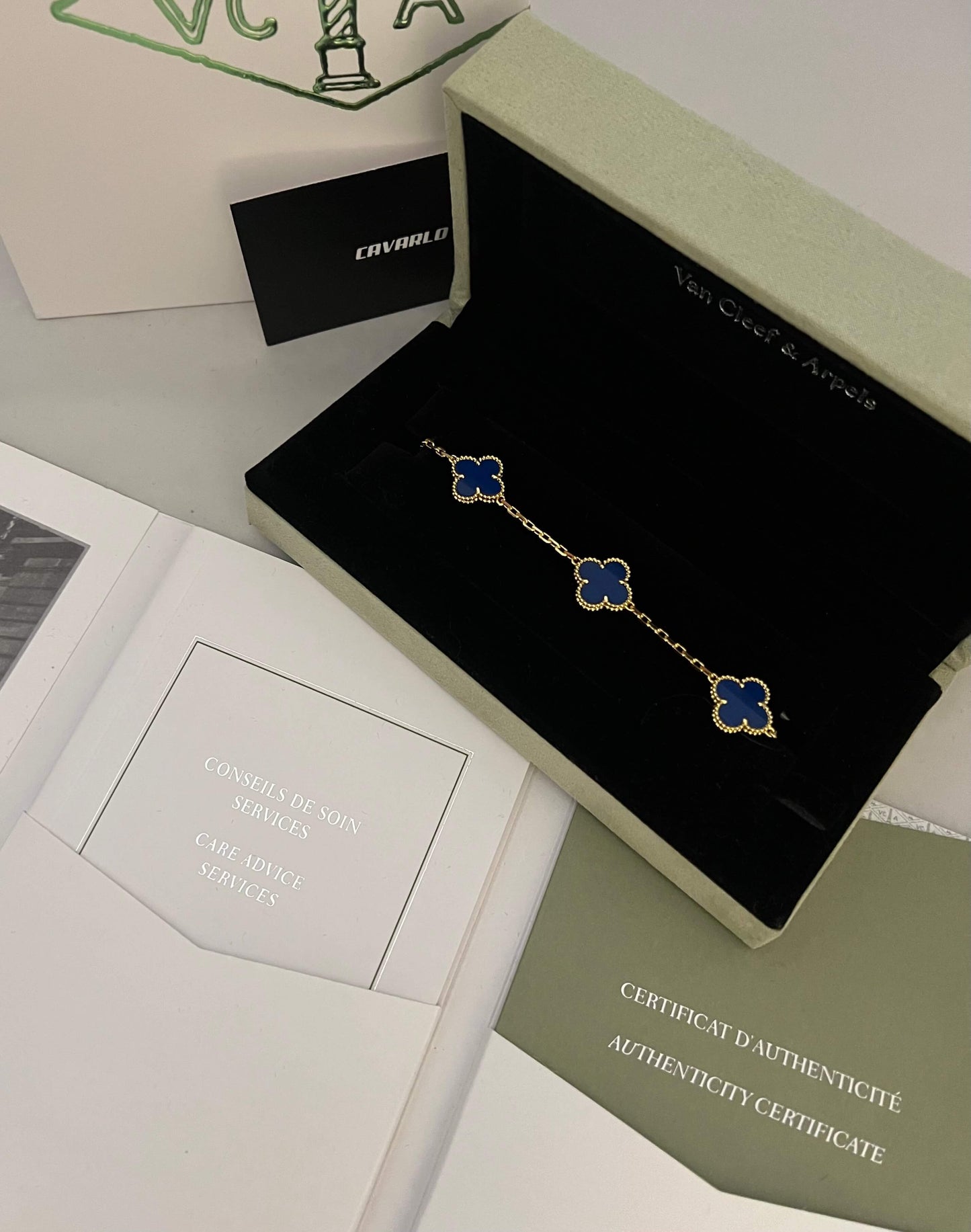 Agate Blue 5 motif bracelet - Fullset with all box & paperwork