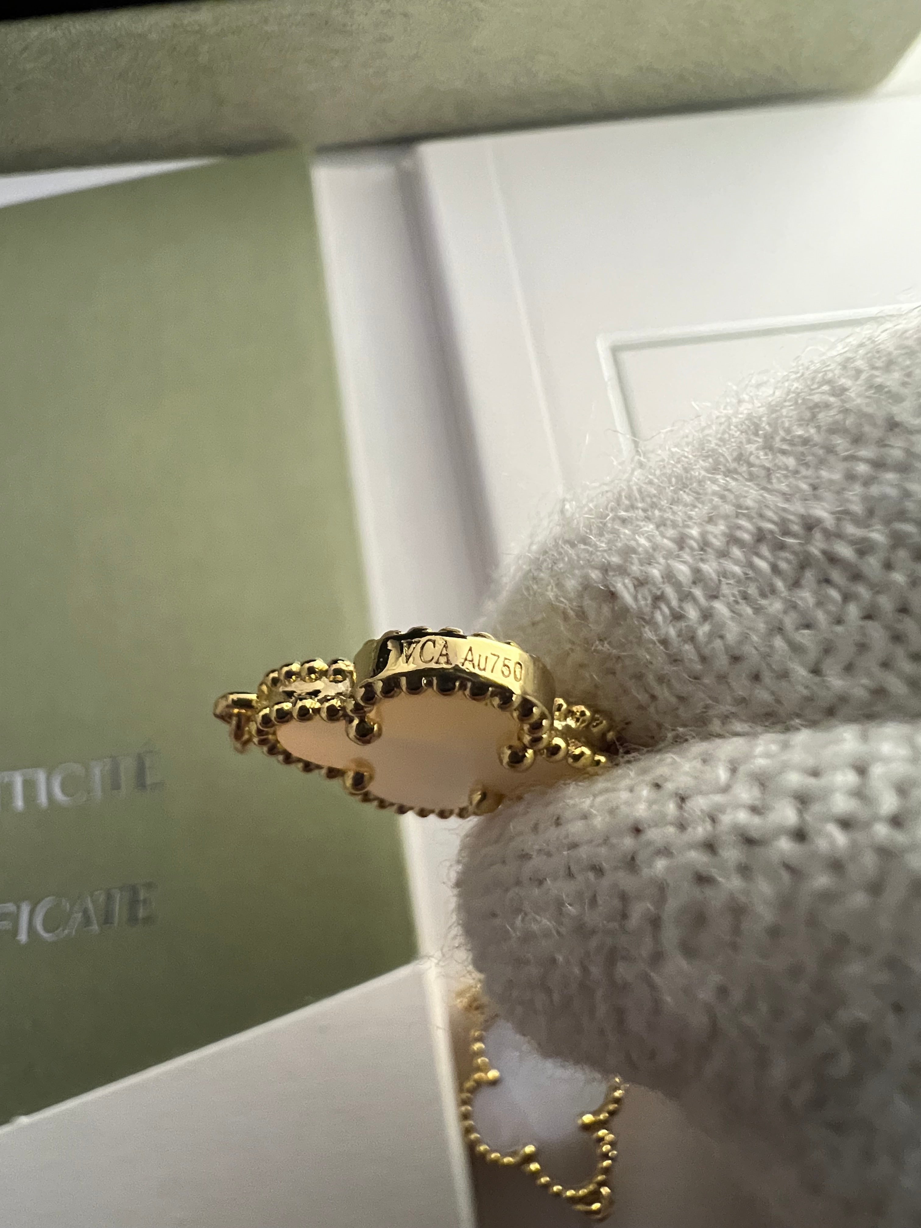 Mother of Pearl | Yellow Gold
