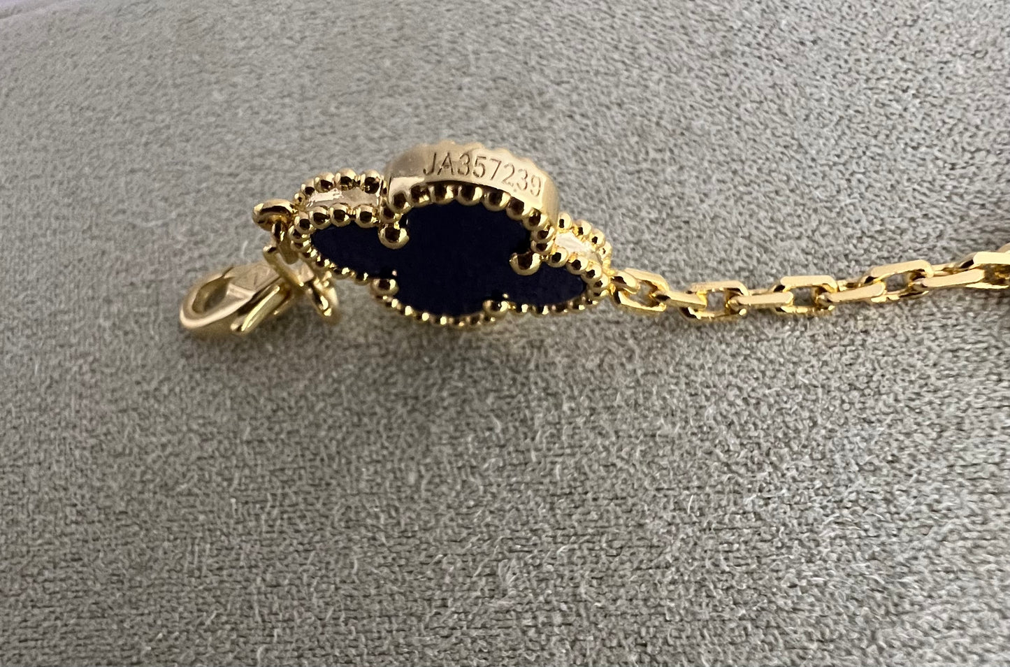 Agate Blue Diamond | Fullset with box & paperwork