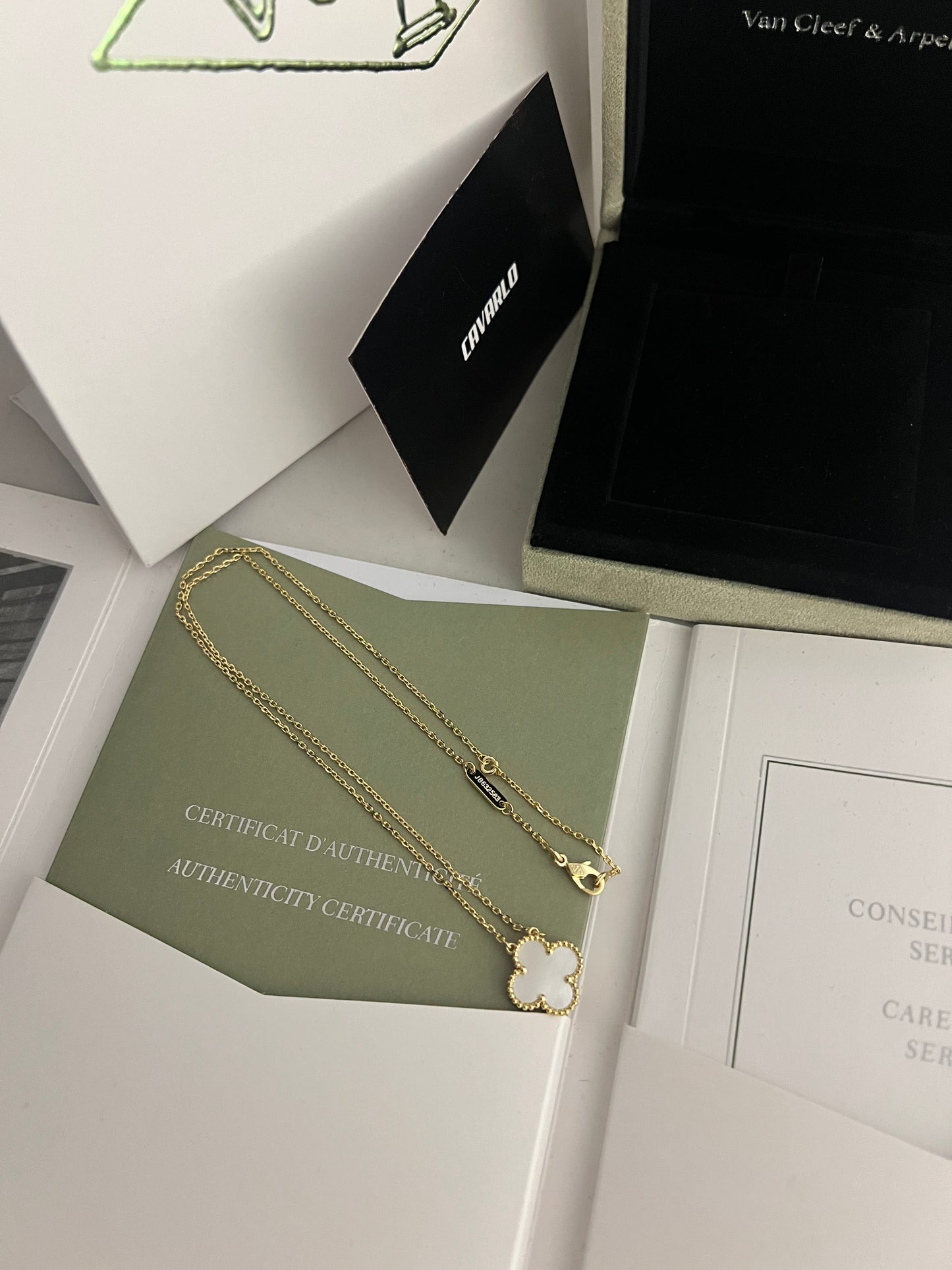 Mother Of Pearl | Fullset with box & paperwork