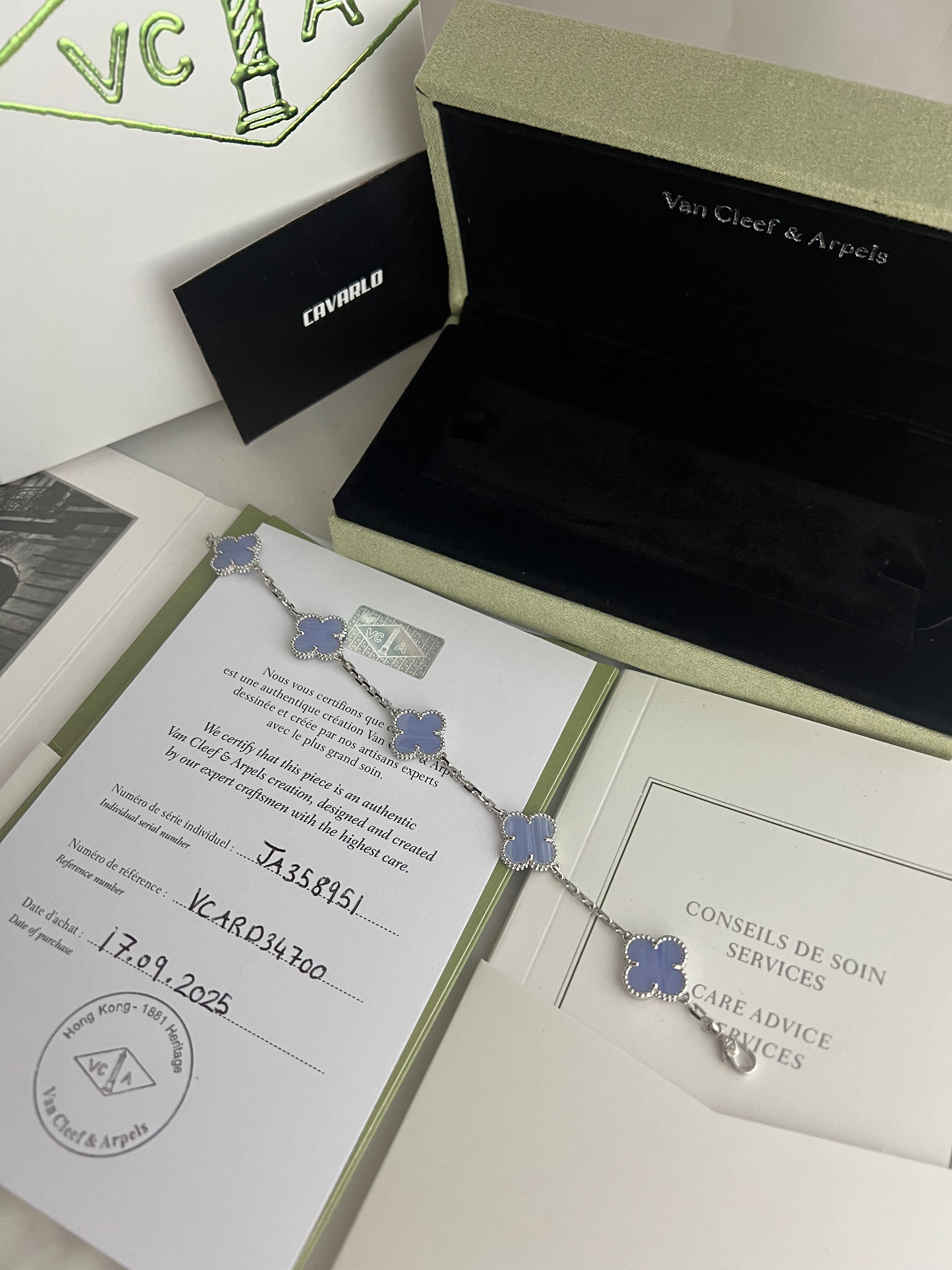 Diamond Nail bracelet + Alhambra bracelet | White Gold