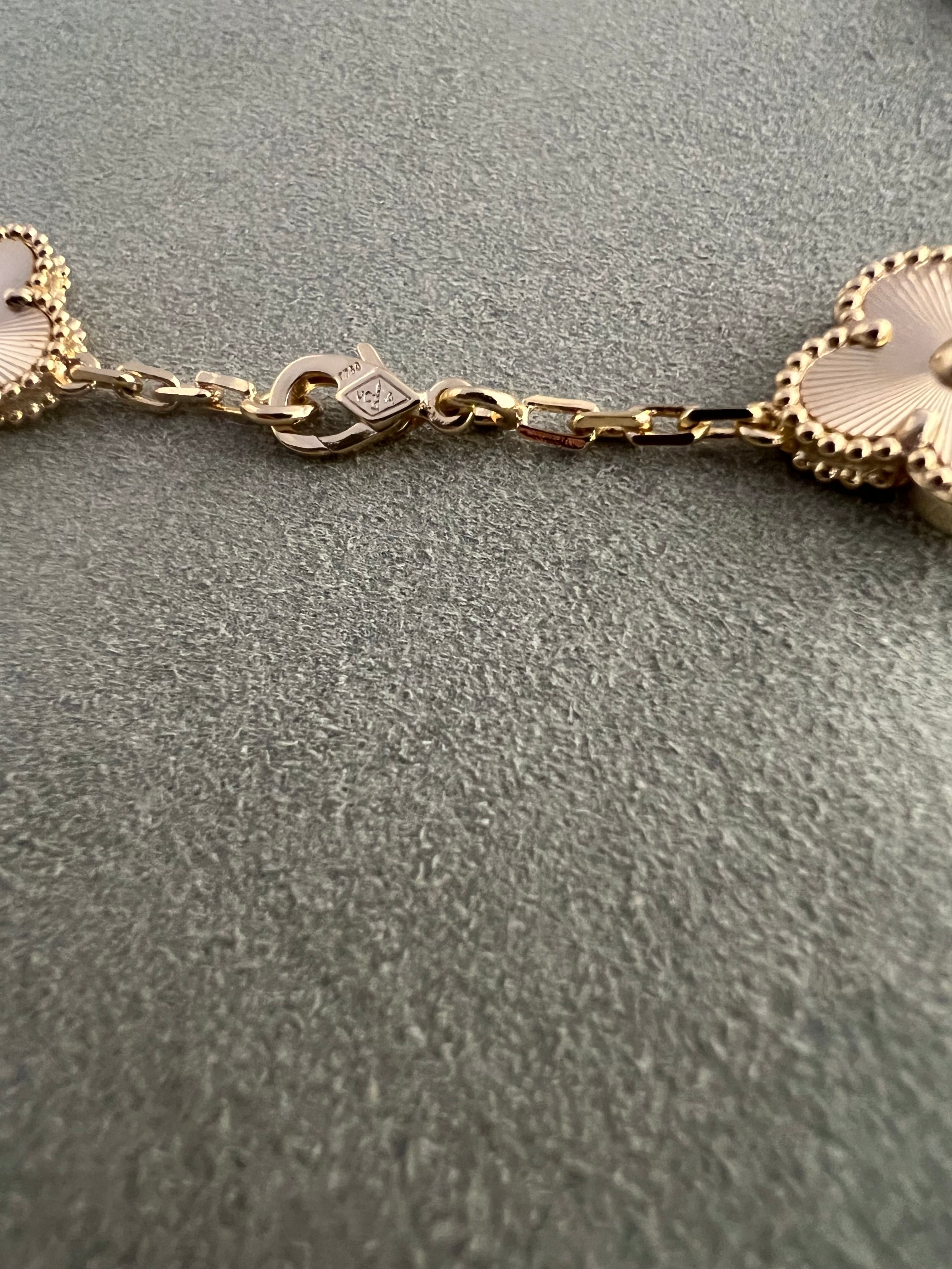 Guilloche 10 motif | Yellow Gold