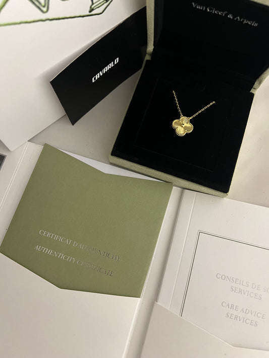 Guilloche | Yellow Gold | Fullset with box & paperwork