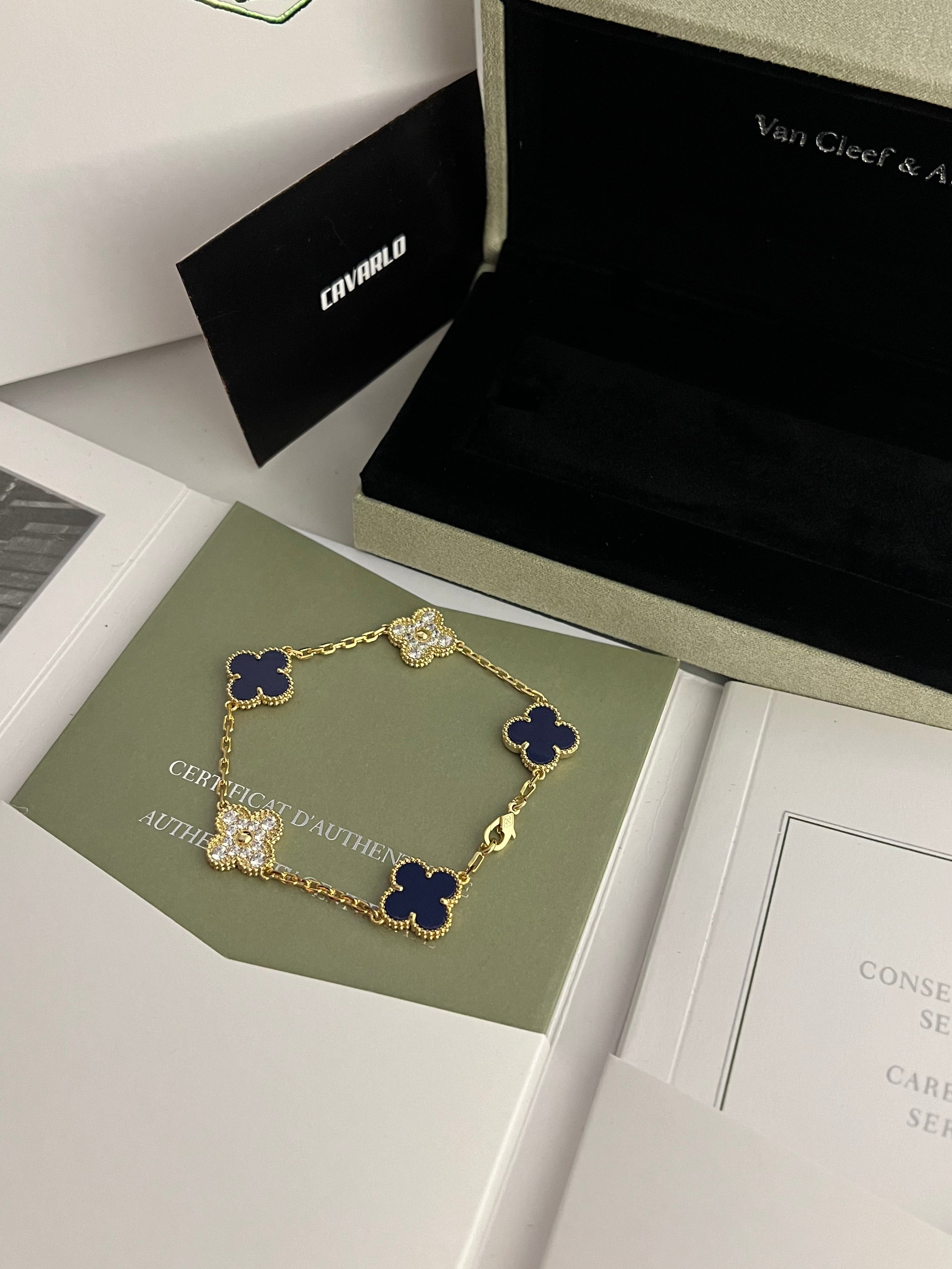 Diamond Agate Blue | Yellow Gold