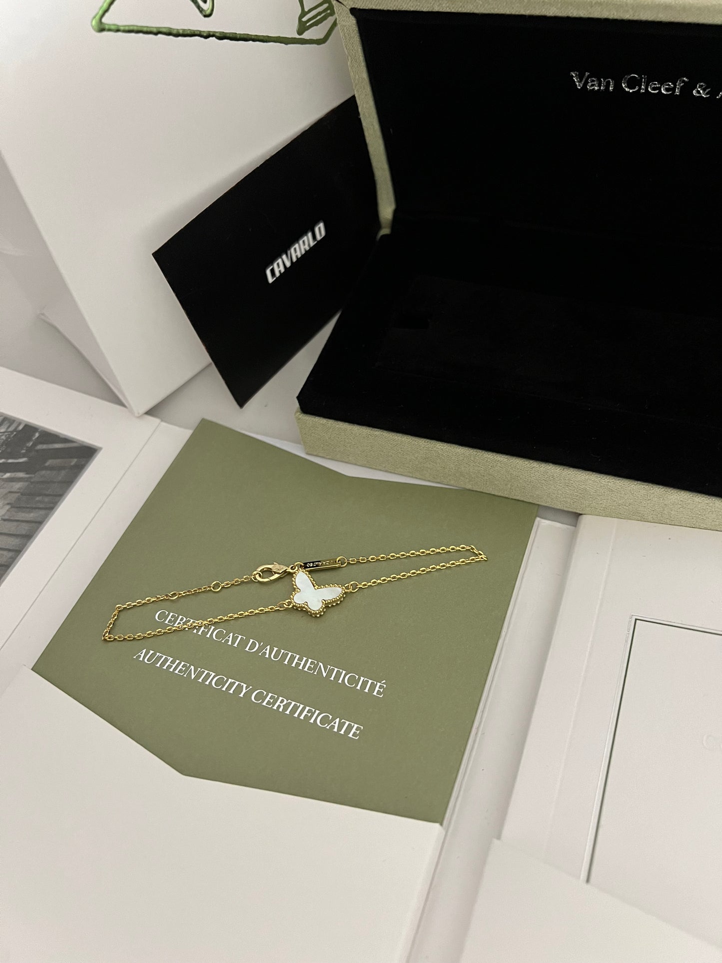 Mother of Pearl Butterfly | Fullset with box & paperwork