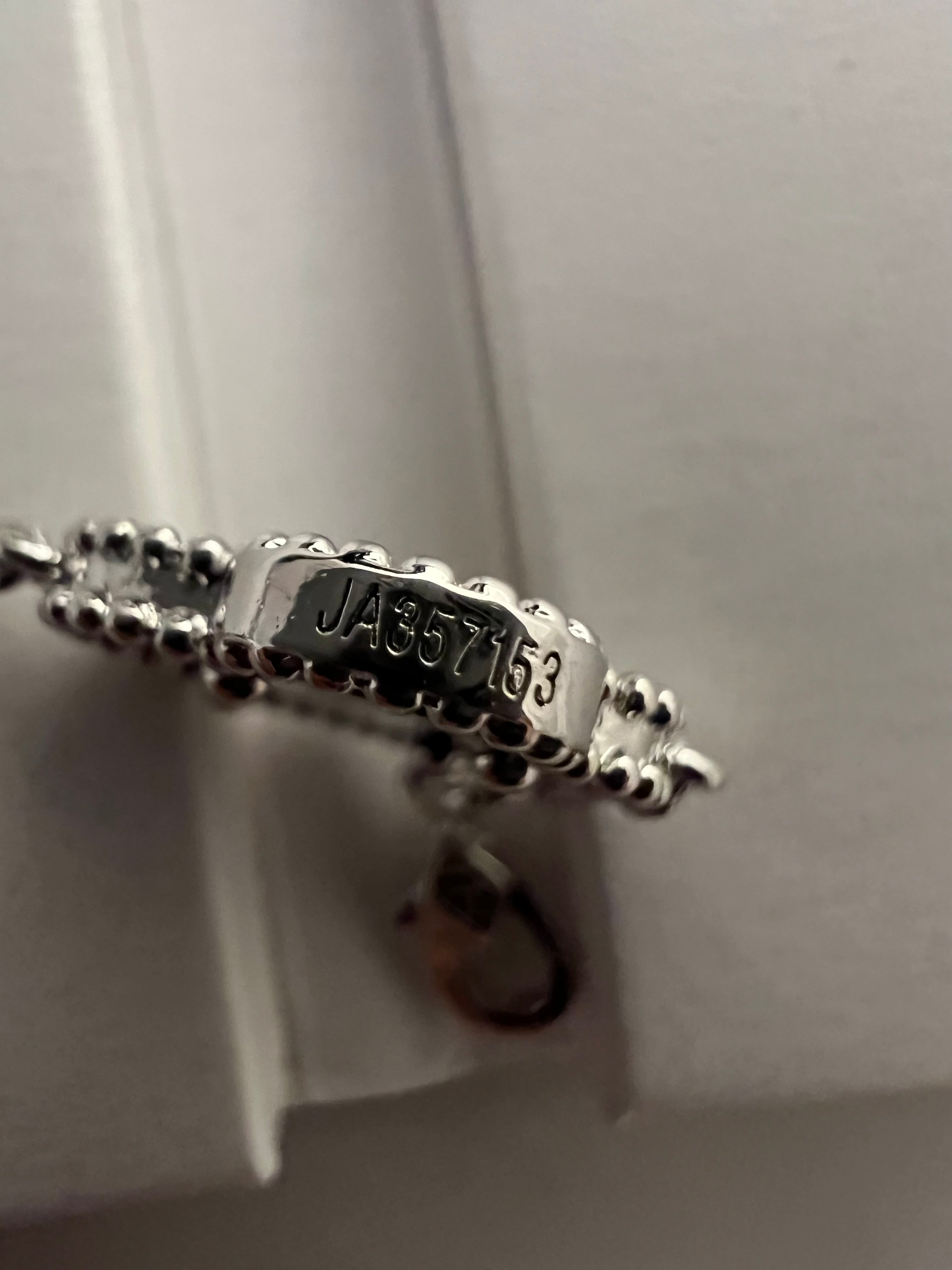 Diamond Nail bracelet + Alhambra bracelet | White Gold