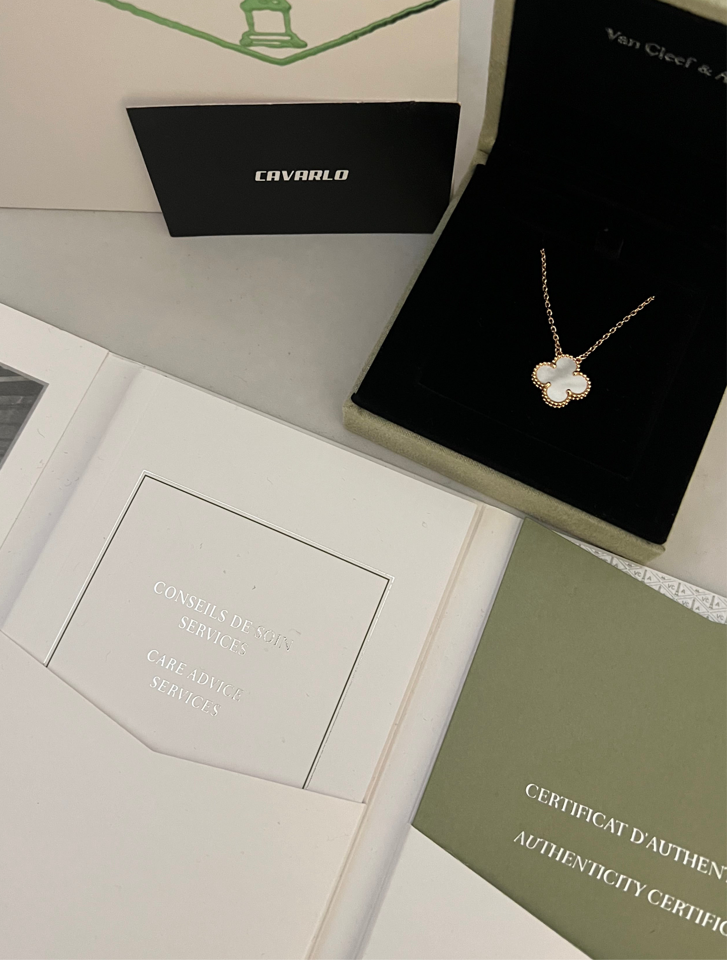 Mother Of Pearl | Fullset with box & paperwork