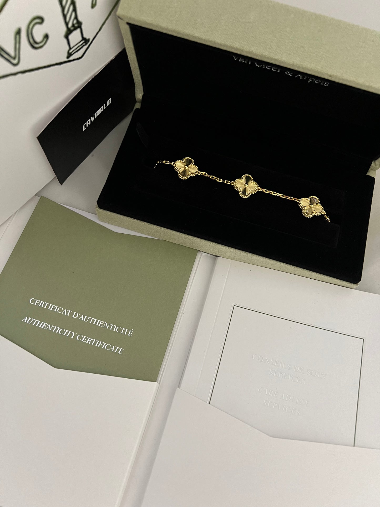 Yellow Gold Guilloche | Fullset with box & paperwork