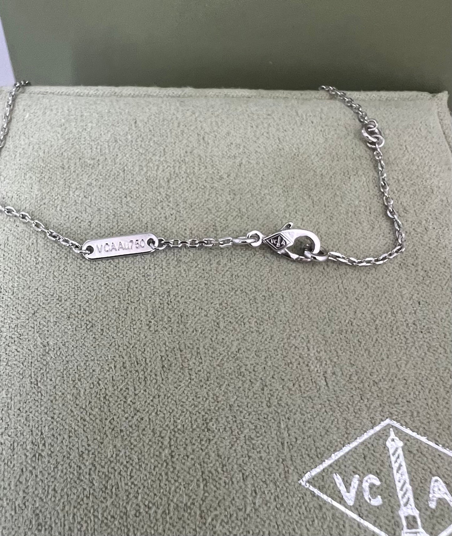 Mother of pearl necklace (white gold)- Fullset with all box & paperwork